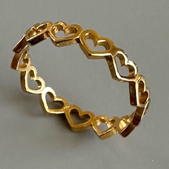 14k Gold Simple Eternity Heart Ring - Picture 4 of 13